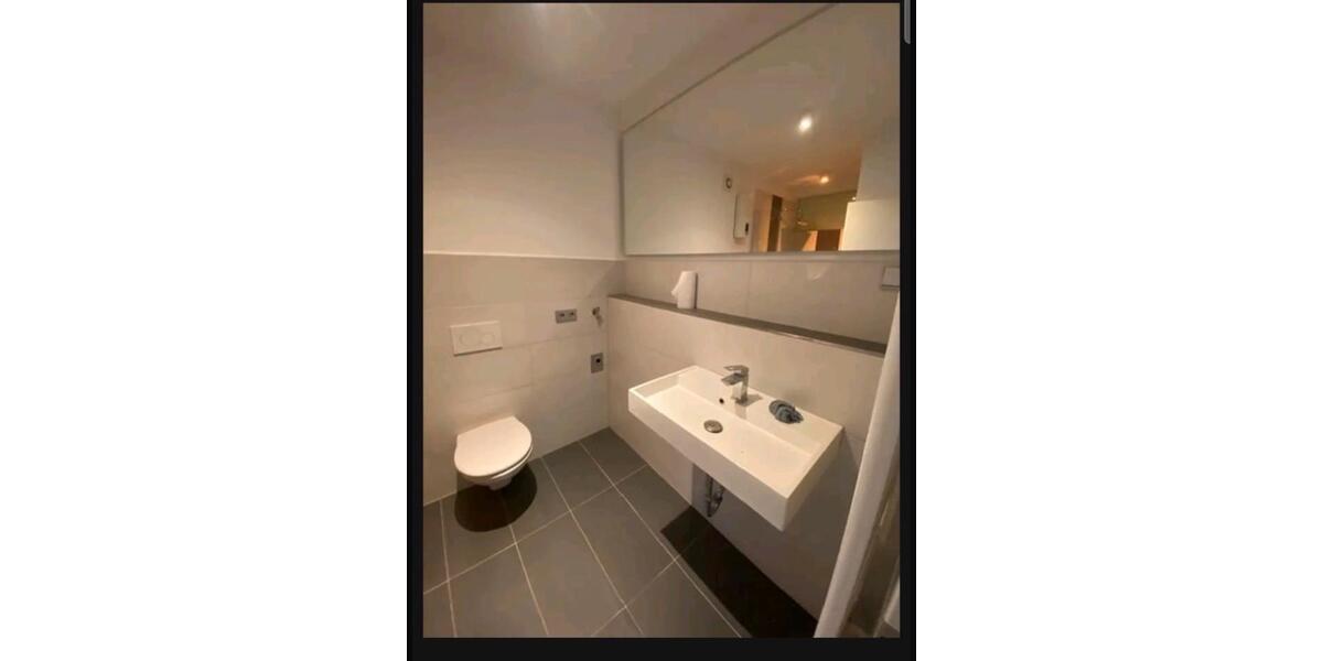 Etagenwohnung Wiesbaden Biebrich - 3 Zimmer, 100 m&sup2;, 1.350&euro; | Angebot:24705050