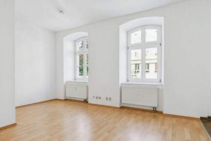 ++Neustadt (Sa): Sonnige SingleWohnung ermöglicht sofortigen Einzug in elegantes 30-m2-EG-Zuhause++