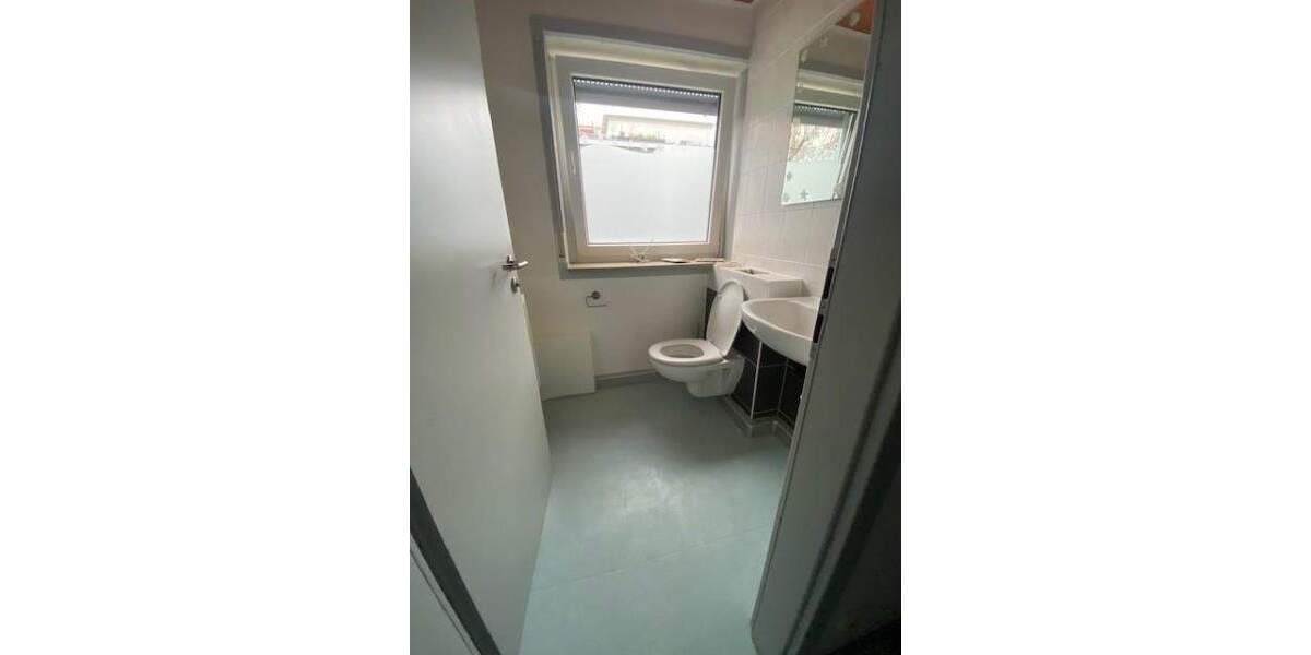 Gewerbeobjekt Nürnberg Langwasser - 6 Zimmer, 125 m&sup2;, 1.250&euro; | Angebot:24594270