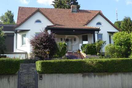 Haus Coburg - 7 Zimmer, 190 m&sup2;, 1.200&euro; | Angebot:26181994