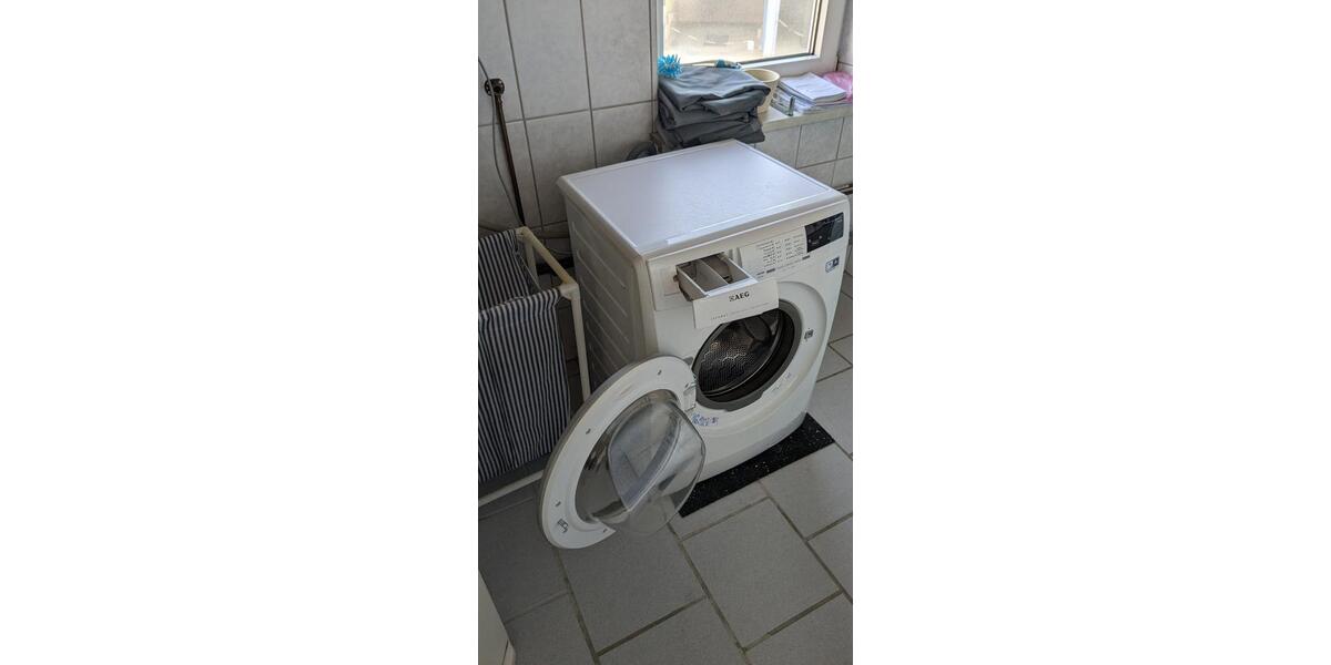 Etagenwohnung Lage - 4 Zimmer, 160 m&sup2;, 1.350&euro; | Angebot:25908425