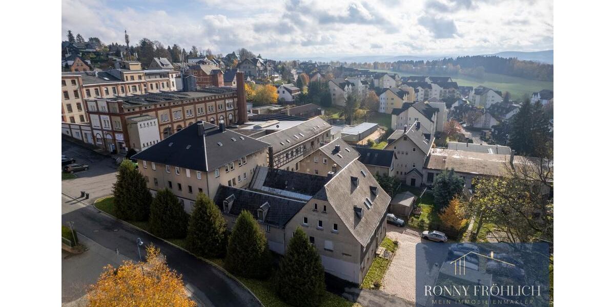 XL 5-Raum-Wohnung in Lauter-Bernsbach mit Einbauküche und viel Platz zu Mieten 5 zimmer