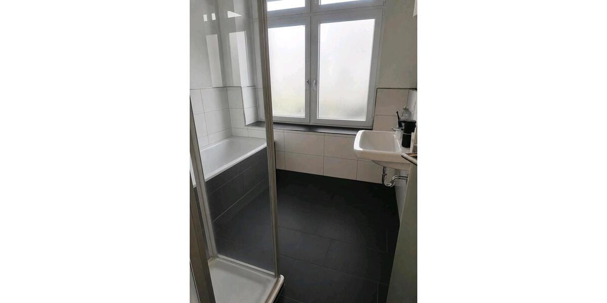Etagenwohnung Lage - 4 Zimmer, 138 m&sup2;, 1.340&euro; | Angebot:26535346