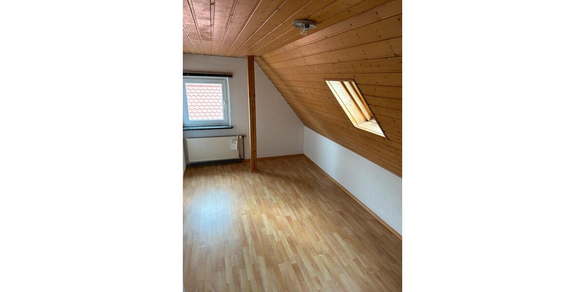 Dachgeschoßwohnung Albstadt - 3 Zimmer, 65 m&sup2;, 600&euro; | Angebot:26512287
