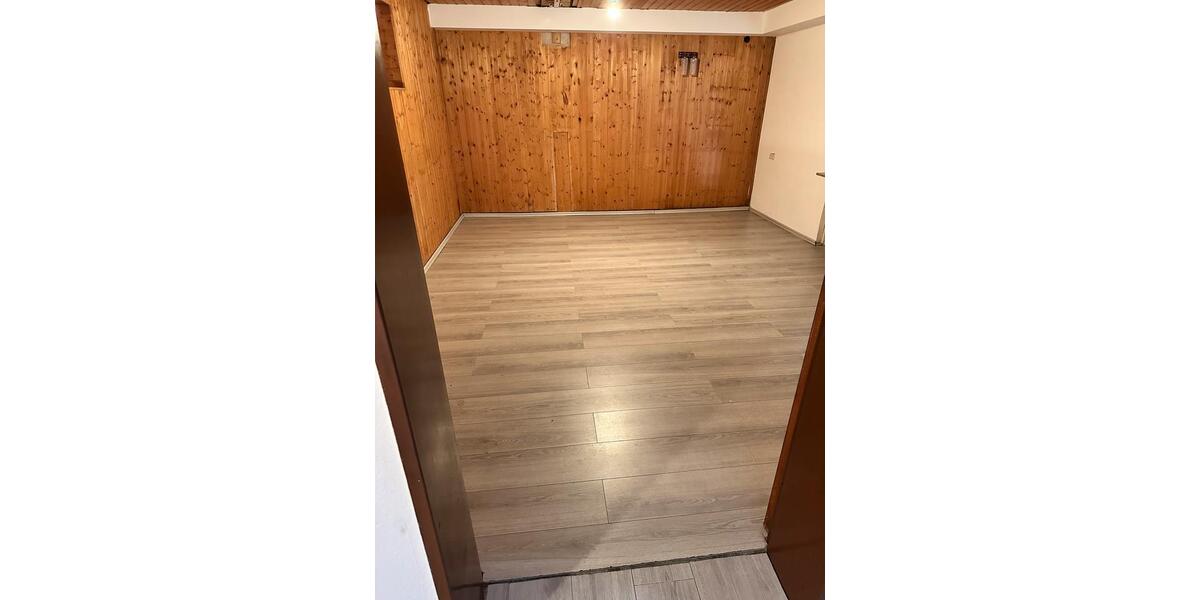 Etagenwohnung Neunkirchen Heinitz - 3 Zimmer, 60 m&sup2;, 400&euro; | Angebot:26384021