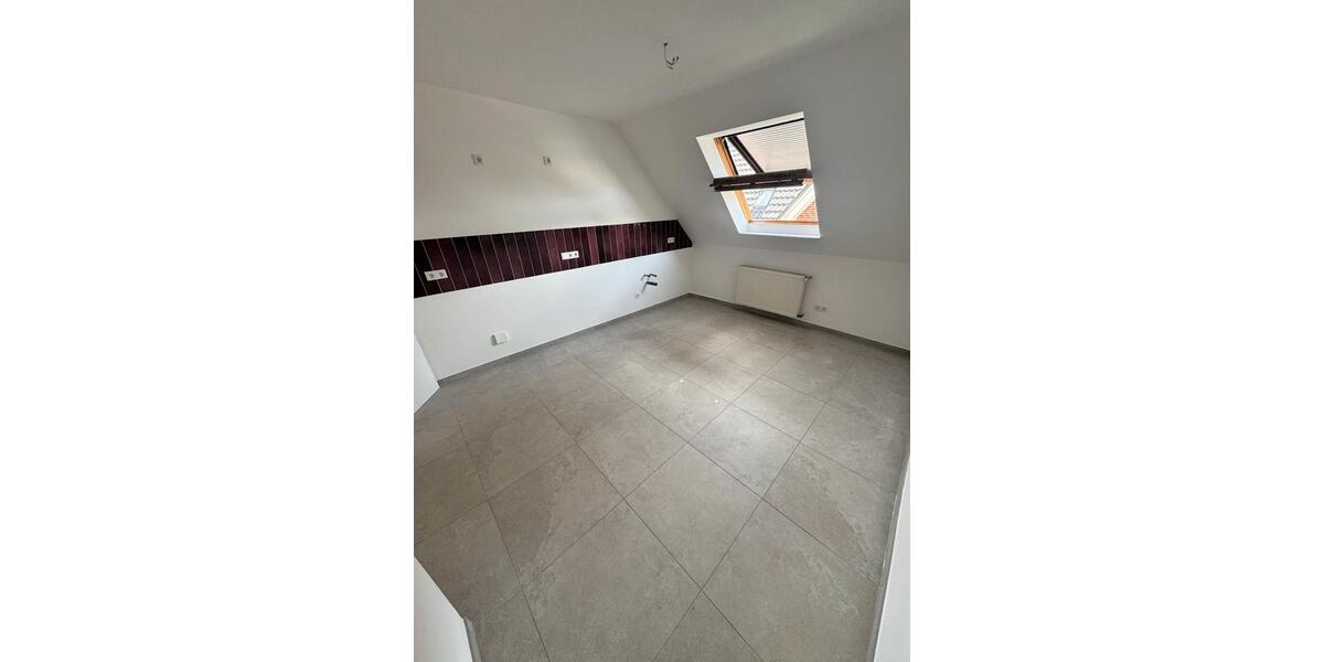 Dachgeschoßwohnung Lohne (Oldenburg) - 4 Zimmer, 140 m&sup2;, 1.100&euro; | Angebot:26698574