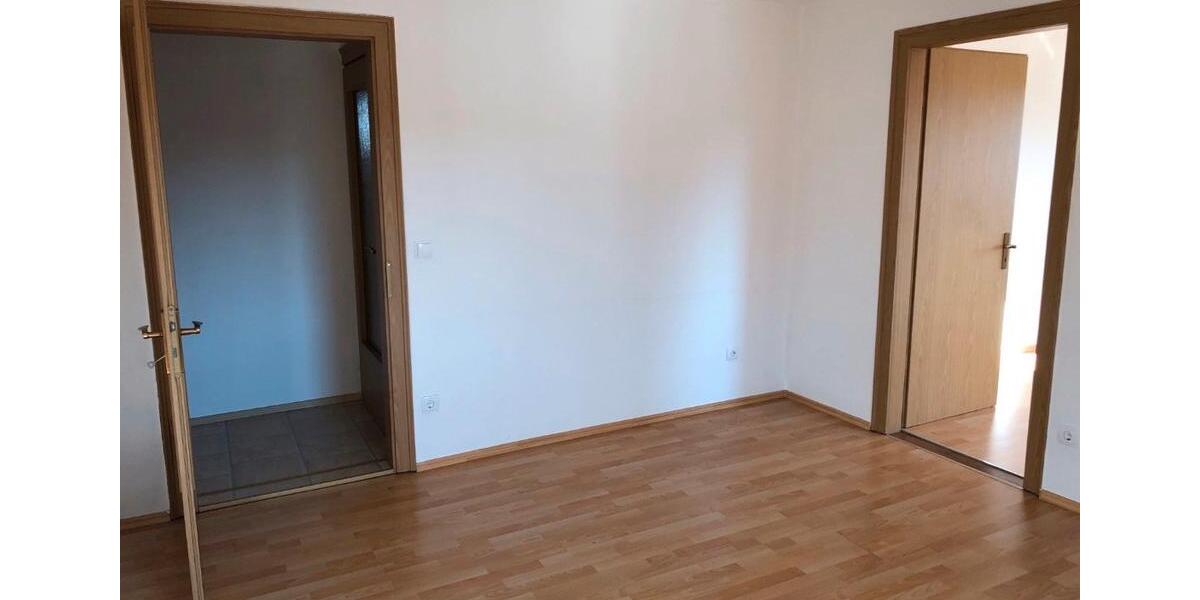 Dachgeschoßwohnung Sachsenheim - 2.5 Zimmer, 65 m&sup2;, 870&euro; | Angebot:26186676