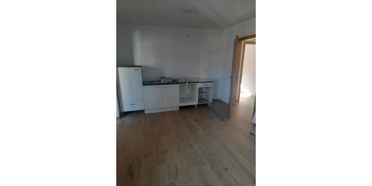 Erdgeschoßwohnung Kirchenthumbach - 6 Zimmer, 89 m&sup2;, 720&euro; | Angebot:26021072