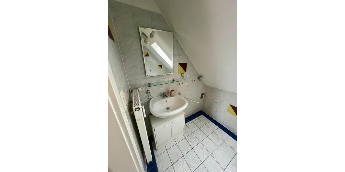 Dachgeschoßwohnung Oettingen in Bayern - 2 Zimmer, 42 m&sup2;, 400&euro; | Angebot:26038508