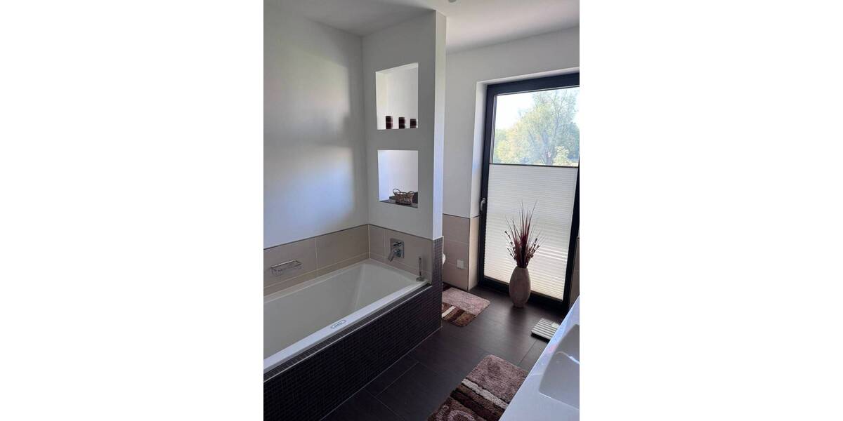 Etagenwohnung Rostock Hohe Düne - 5 Zimmer, 210 m&sup2;, 3.360&euro; | Angebot:26778324