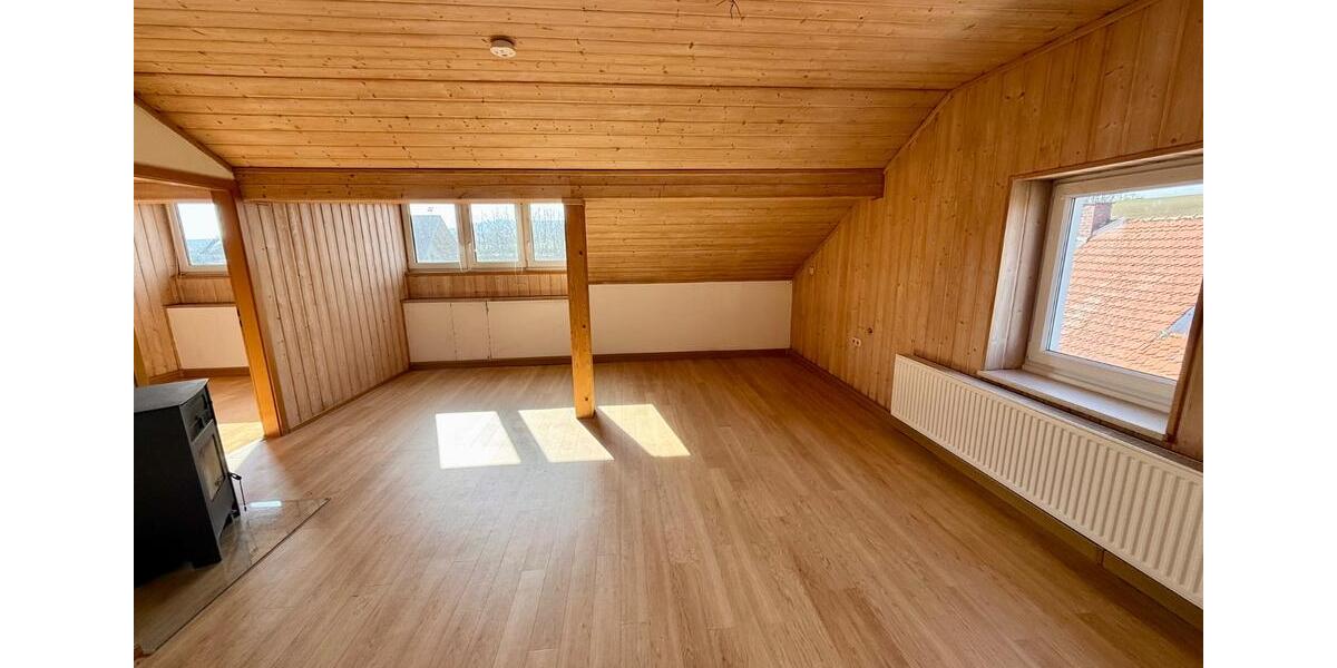 Dachgeschoßwohnung Teugn - 2.5 Zimmer, 80 m&sup2;, 500&euro; | Angebot:26017470