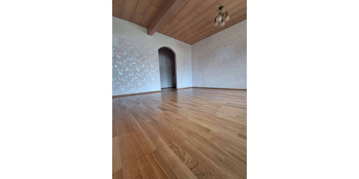 Bungalow Saarbrücken Klarenthal - 4 Zimmer, 130 m&sup2;, 1.100&euro; | Angebot:25666358