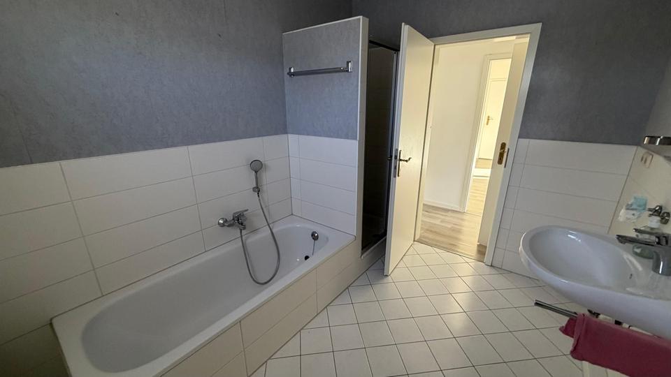 3- Zimmer EG Whg,88qm, TG,kleiner Garten,zentral Trittau 3 zimmer