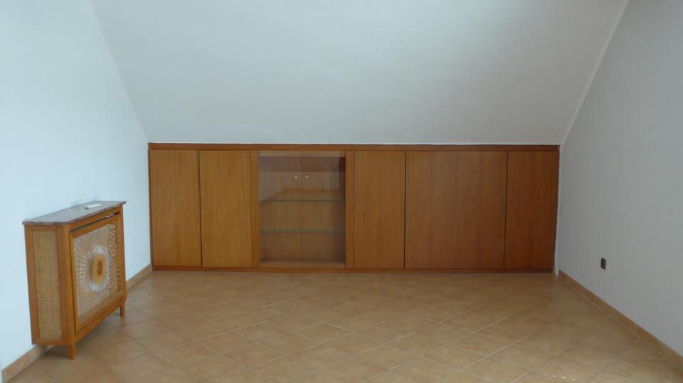 Sonnige Dachgeschoßwohnung mit herrlichem Ausblick ins Grüne