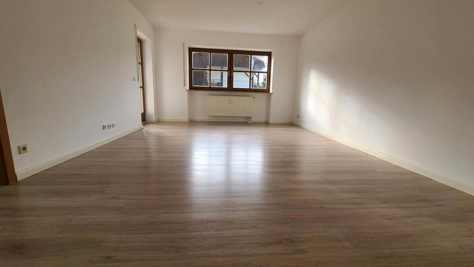 Terrassenwohnung Bayerbach - 3 Zimmer, 820&euro; | Angebot:23485892