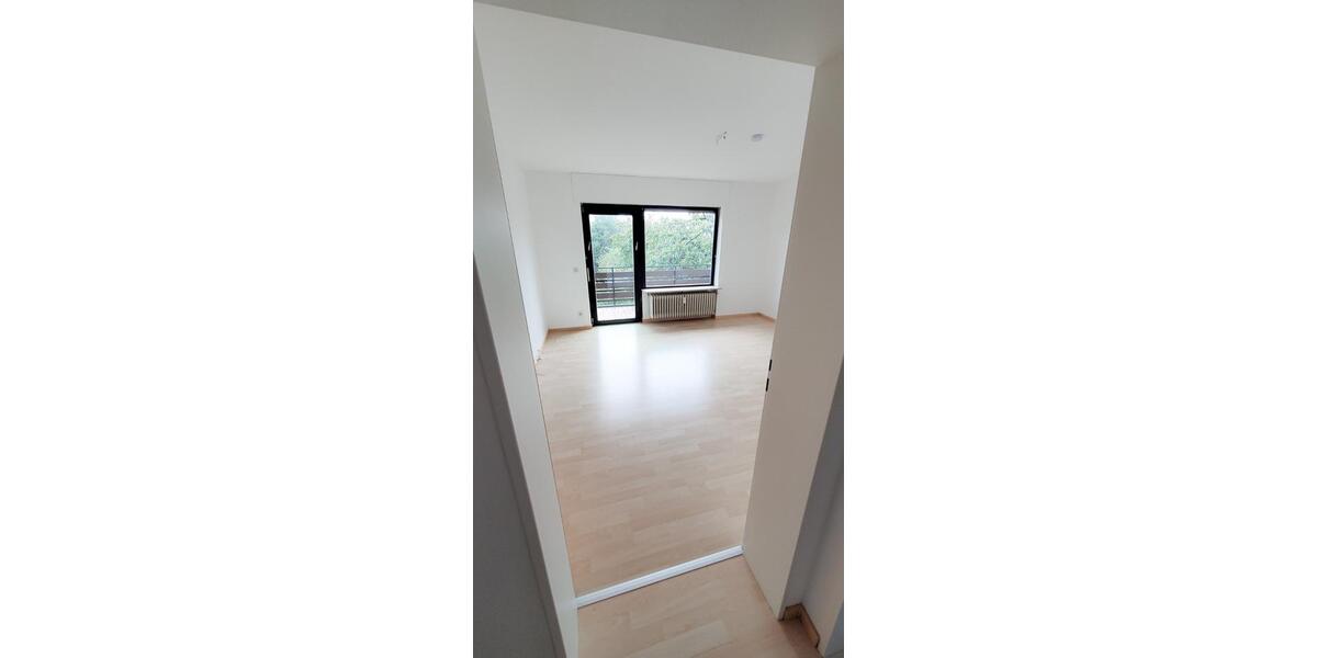 Helle, renovierte Wohnung, Balkon mit Panorama, moderne Küche! 3 zimmer