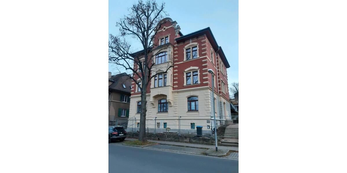 Dachgeschoßwohnung Pößneck - 4 Zimmer, 110 m&sup2;, 850&euro; | Angebot:26045556