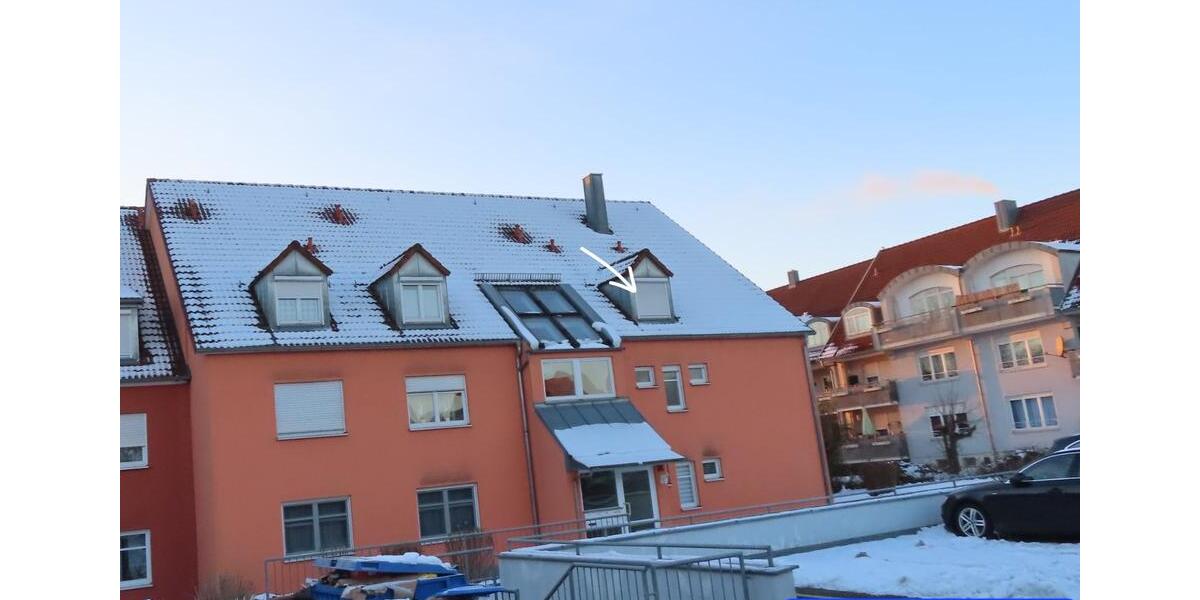 Einziehen und wohlfühlen! Helle DG-Wohnung mit TG-Stellplatz in B 2 zimmer