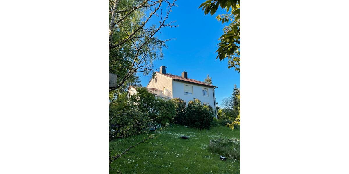 Einfamilienhaus Hof Christiansreuth - 9 Zimmer, 200 m&sup2;, 1.500&euro; | Angebot:26634673