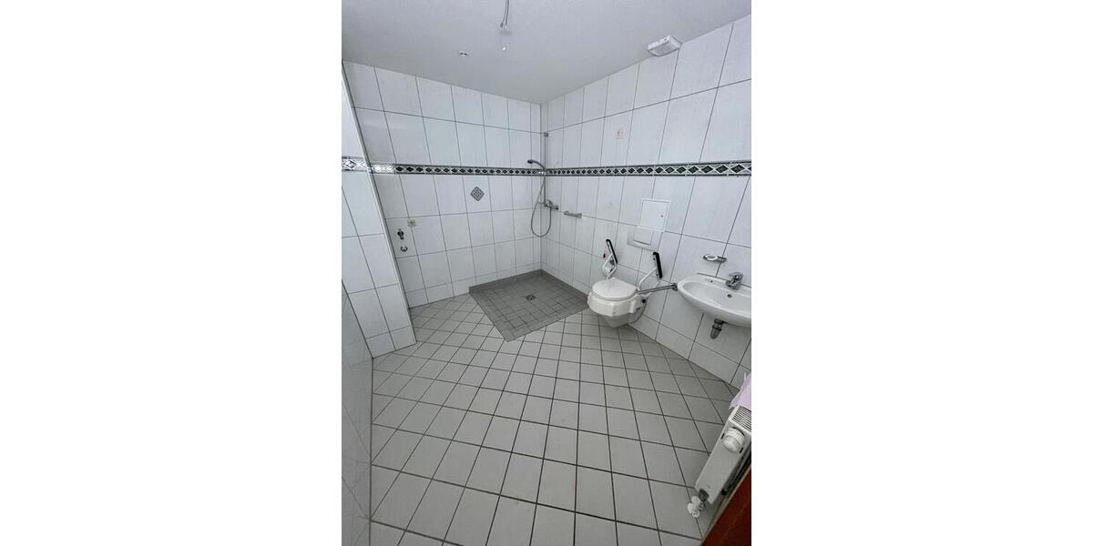 Toller Ausblick - Große, helle & ruhige 1 Raum-Whg. m. Balkon & Aufzug - Dachgeschoßwohnung Gera Ostviertel | Angebot:27022974