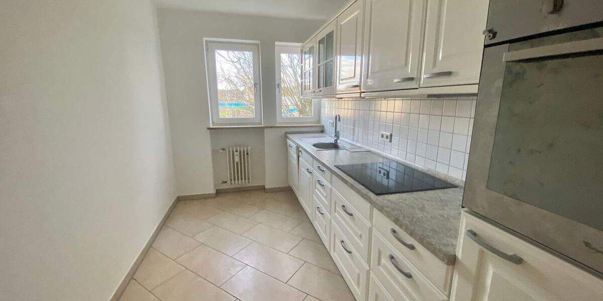 Etagenwohnung Coburg - 3 Zimmer, 92 m&sup2;, 690&euro; | Angebot:25697909