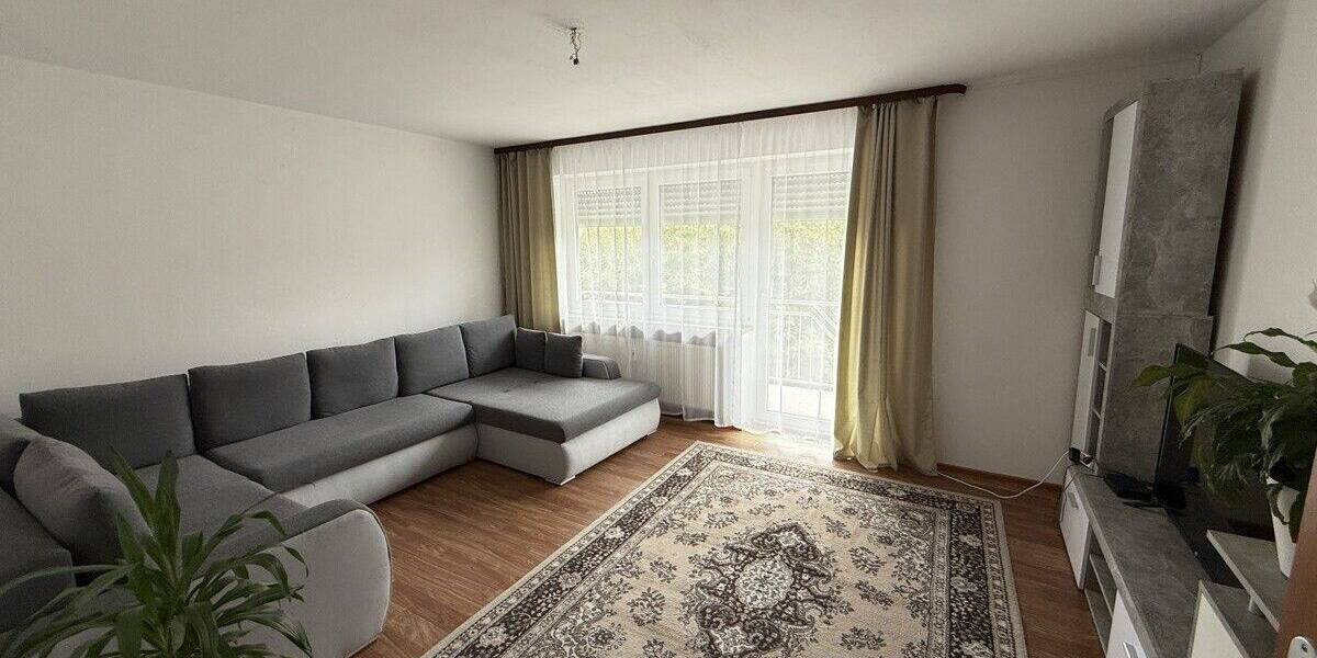 Etagenwohnung Pfatter - 4 Zimmer, 92 m&sup2;, 620&euro; | Angebot:23972856