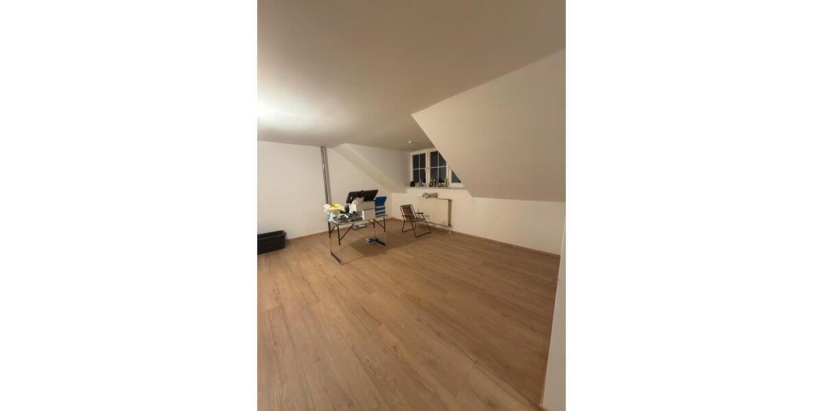 Dachgeschoßwohnung Passau Maierhof - 3 Zimmer, 90 m&sup2;, 900&euro; | Angebot:25052978