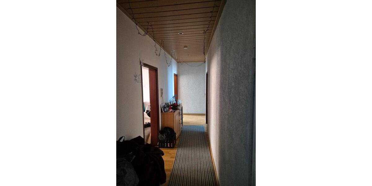 Etagenwohnung Pößneck - 3 Zimmer, 82 m&sup2;, 651&euro; | Angebot:25636095