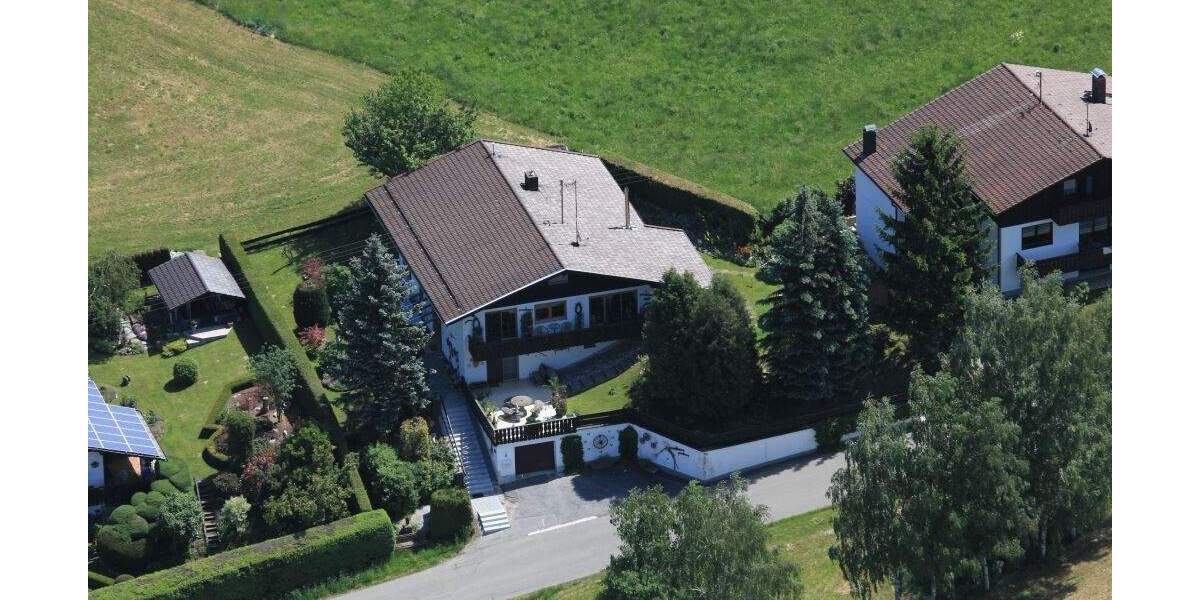 Mehrfamilienhaus, Wohnhaus Teisnach - 6 Zimmer, 213 m&sup2;, 1.350&euro; | Angebot:24685594