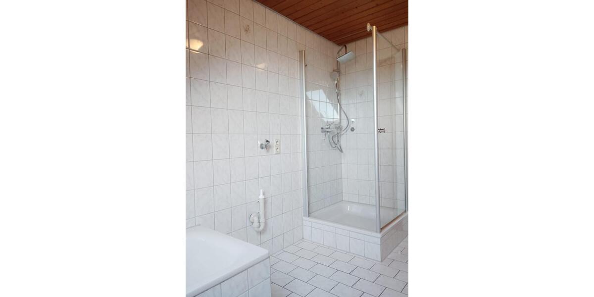 Dachgeschoßwohnung Baienfurt - 3 Zimmer, 75 m&sup2;, 1.270&euro; | Angebot:25300082