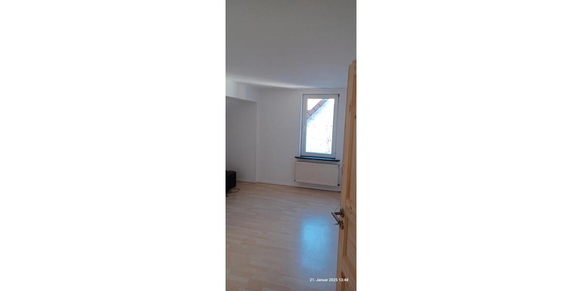 Dachgeschoßwohnung Delligsen - 5 Zimmer, 135 m&sup2;, 650&euro; | Angebot:26059378