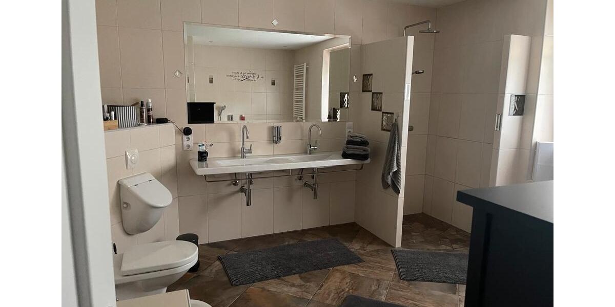 Freistehendes Einfamilienhaus mit großem Garten zur Miete 5 zimmer