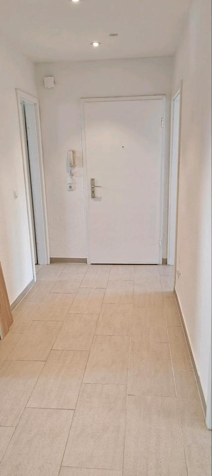 Helle renovierte 3 Zimmer Wohnung, EBK. Balkon in Dessau Zentrum