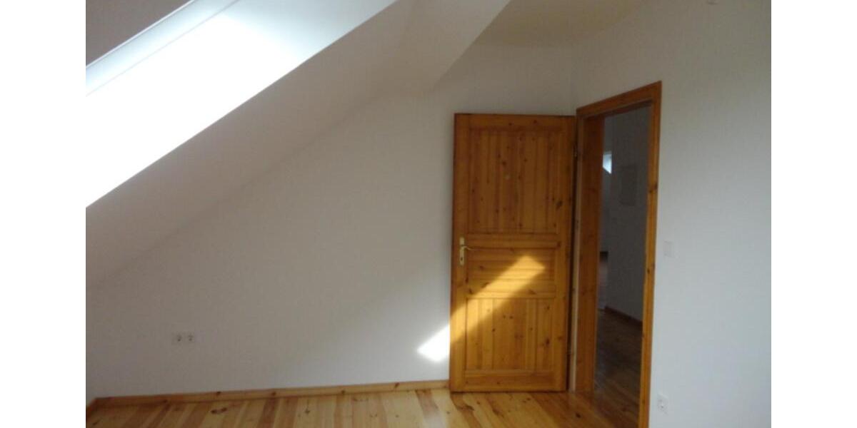 Dachgeschoßwohnung Berlin Lichtenberg - 3 Zimmer, 1.050&euro; | Angebot:23312554