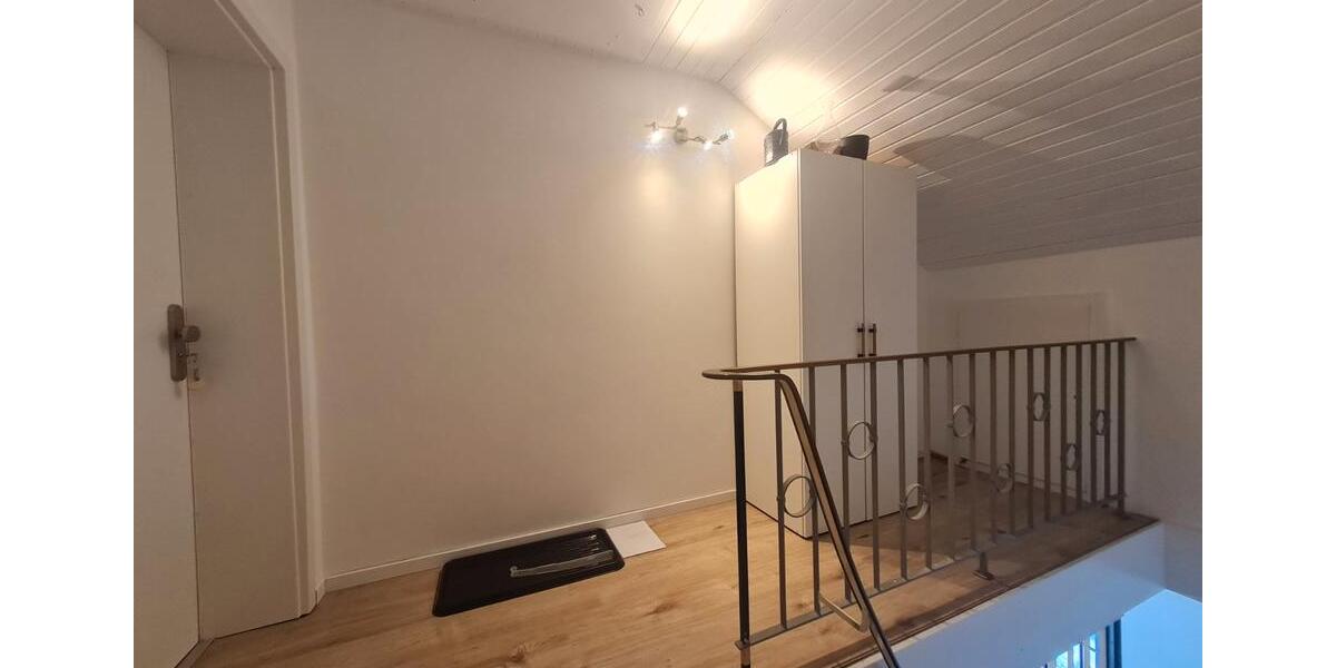 Dachgeschoßwohnung Bad Emstal - 1 Zimmer, 67 m&sup2;, 600&euro; | Angebot:26335140