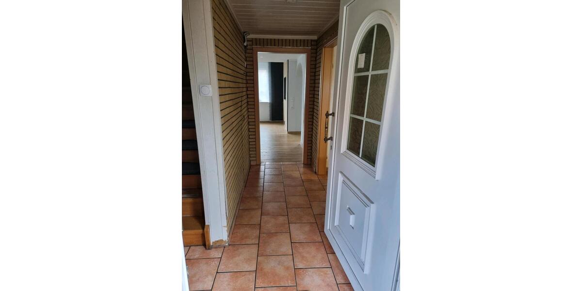 Einfamilienhaus Jever - 7 Zimmer, 190 m&sup2;, 1.400&euro; | Angebot:25898817