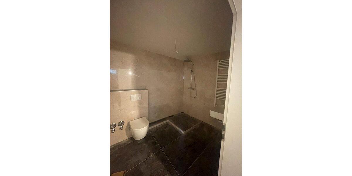 Erdgeschoßwohnung Hamburg Wandsbek - 5 Zimmer, 135 m&sup2;, 2.500&euro; | Angebot:26497068