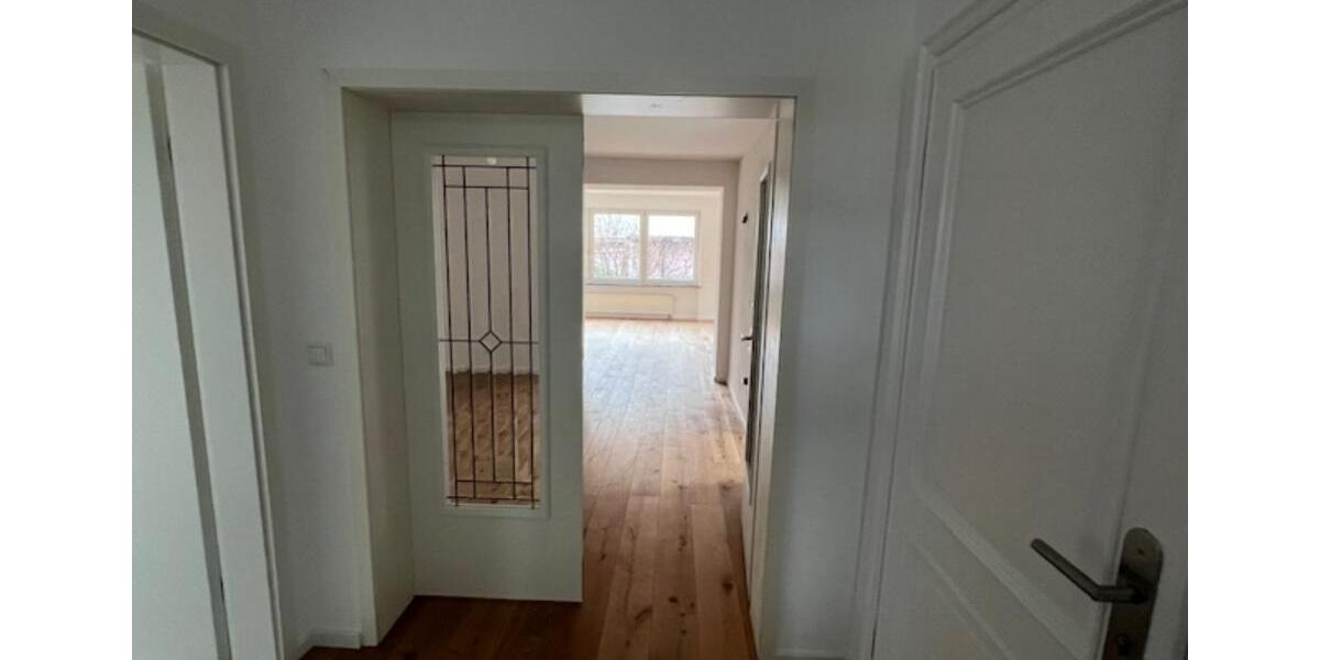 Erdgeschoßwohnung München Aubing-Lochhausen-Langwied - 5 Zimmer, 160 m&sup2;, 2.900&euro; | Angebot:25102130