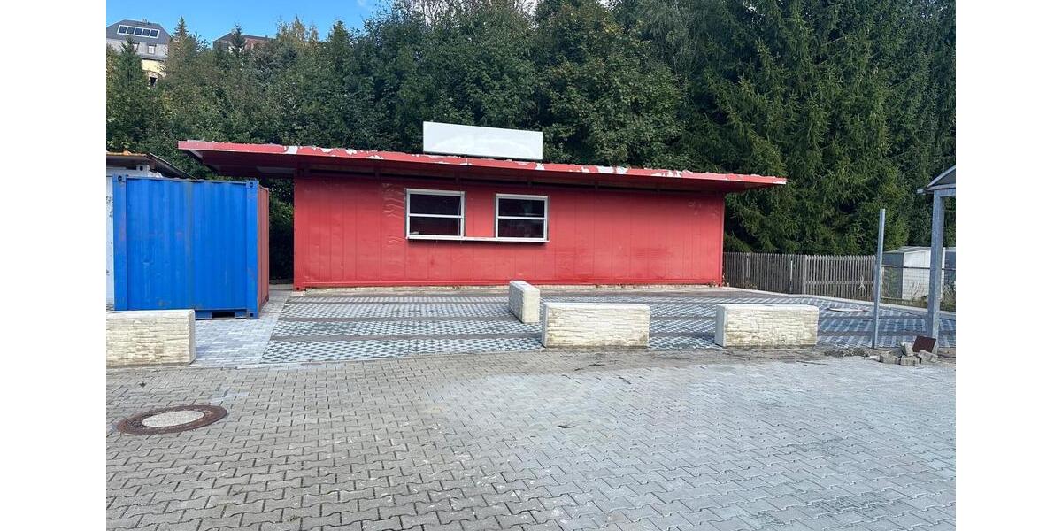 Imbiss in zentraler Lage und großer Parkfläche zur Miete zimmer