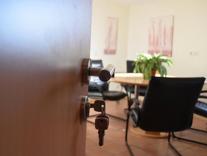 Moderne Büro Räume in Wardenburg Zentrum Preis inkl. Nebenkosten zimmer