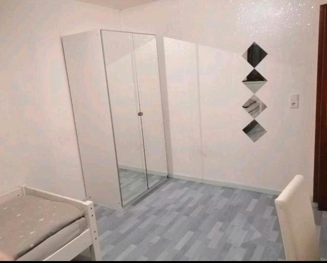 Etagenwohnung Lohmar - 1 Zimmer, 21 m&sup2;, 400&euro; | Angebot:25647899