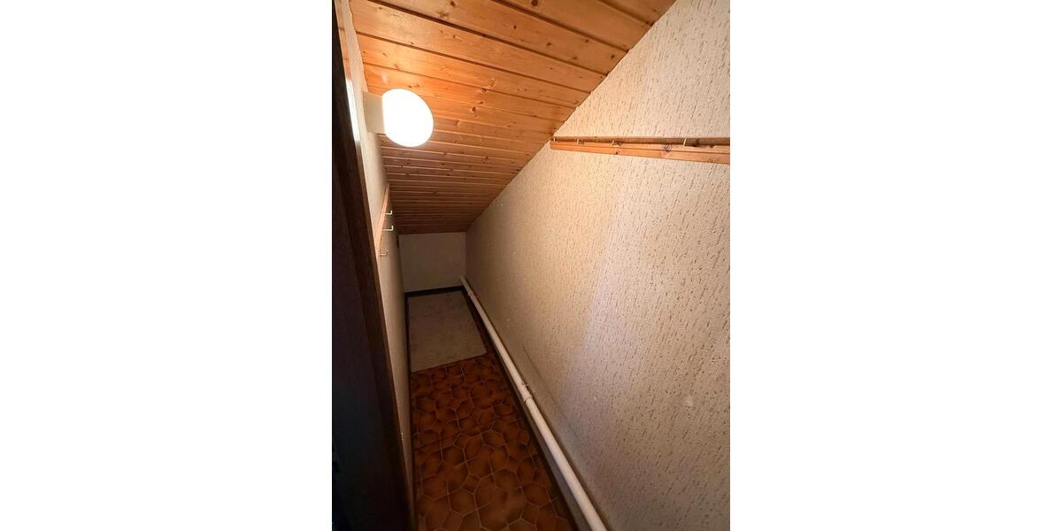 Dachgeschoßwohnung Sinzig - 2.5 Zimmer, 100 m&sup2;, 800&euro; | Angebot:26621581