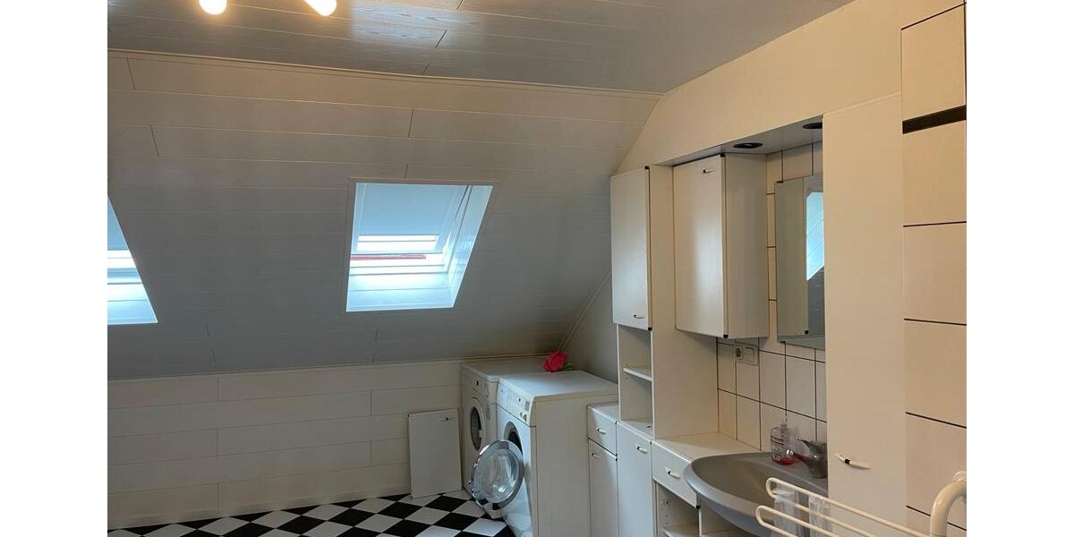 Dachgeschoßwohnung Würzburg Steinbachtal - 1 Zimmer, 15 m&sup2;, 495&euro; | Angebot:24653182