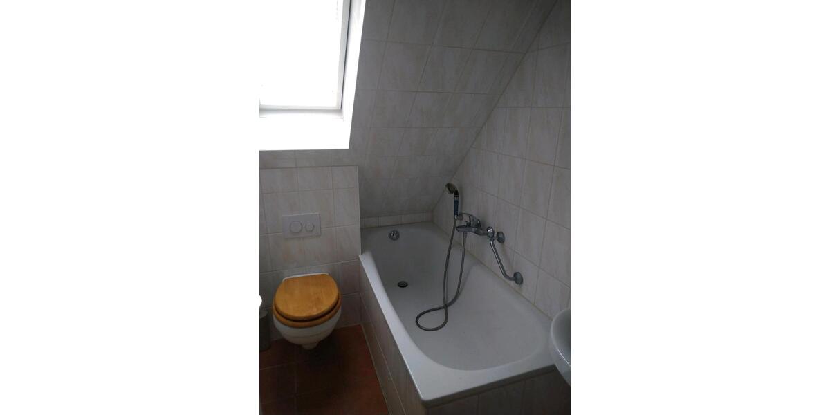 Dachgeschoßwohnung Einbeck - 1 Zimmer, 50 m&sup2;, 300&euro; | Angebot:26252505