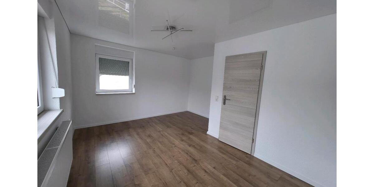 Einfamilienhaus Zweibrücken - 4.5 Zimmer, 150 m&sup2;, 1.300&euro; | Angebot:25639532