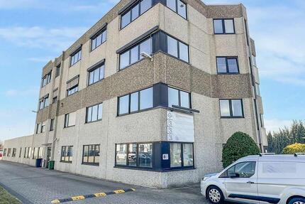 Attraktive Büroflächen im Gewerbegebiet mit Stellplätzen und Aufzug zimmer