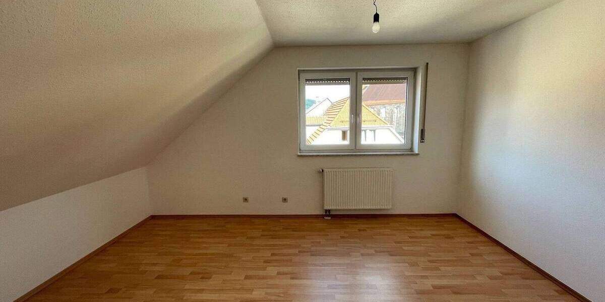 Etagenwohnung Schmalkalden - 3 Zimmer, 97 m&sup2;, 775&euro; | Angebot:26816557