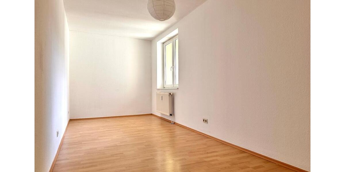 Dachgeschoßwohnung Magdeburg - 3 Zimmer, 76 m&sup2;, 420&euro; | Angebot:26465398
