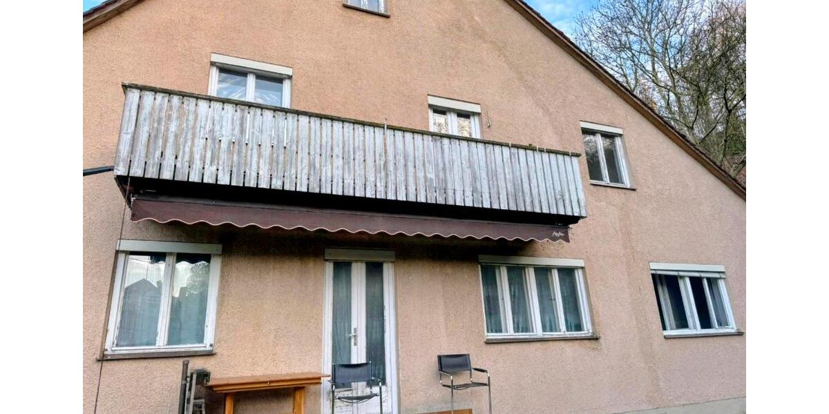 Etagenwohnung Landshut - 4 Zimmer, 120 m&sup2;, 1.150&euro; | Angebot:25054739
