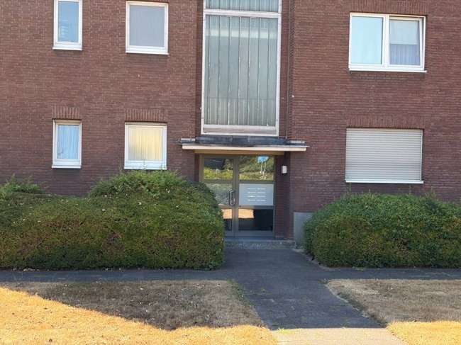 Etagenwohnung Moers Hochstraß - 2 Zimmer, 70 m&sup2;, 550&euro; | Angebot:27248974
